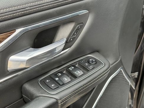 Used 2019 RAM 1500 Laramie image 12