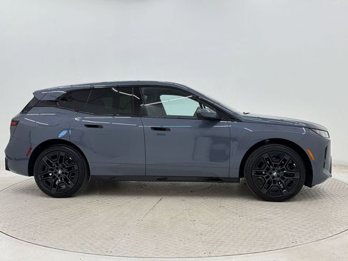 Certified 2026 BMW iX xDrive60 w/ M Sport Package AWD/4WD image 8