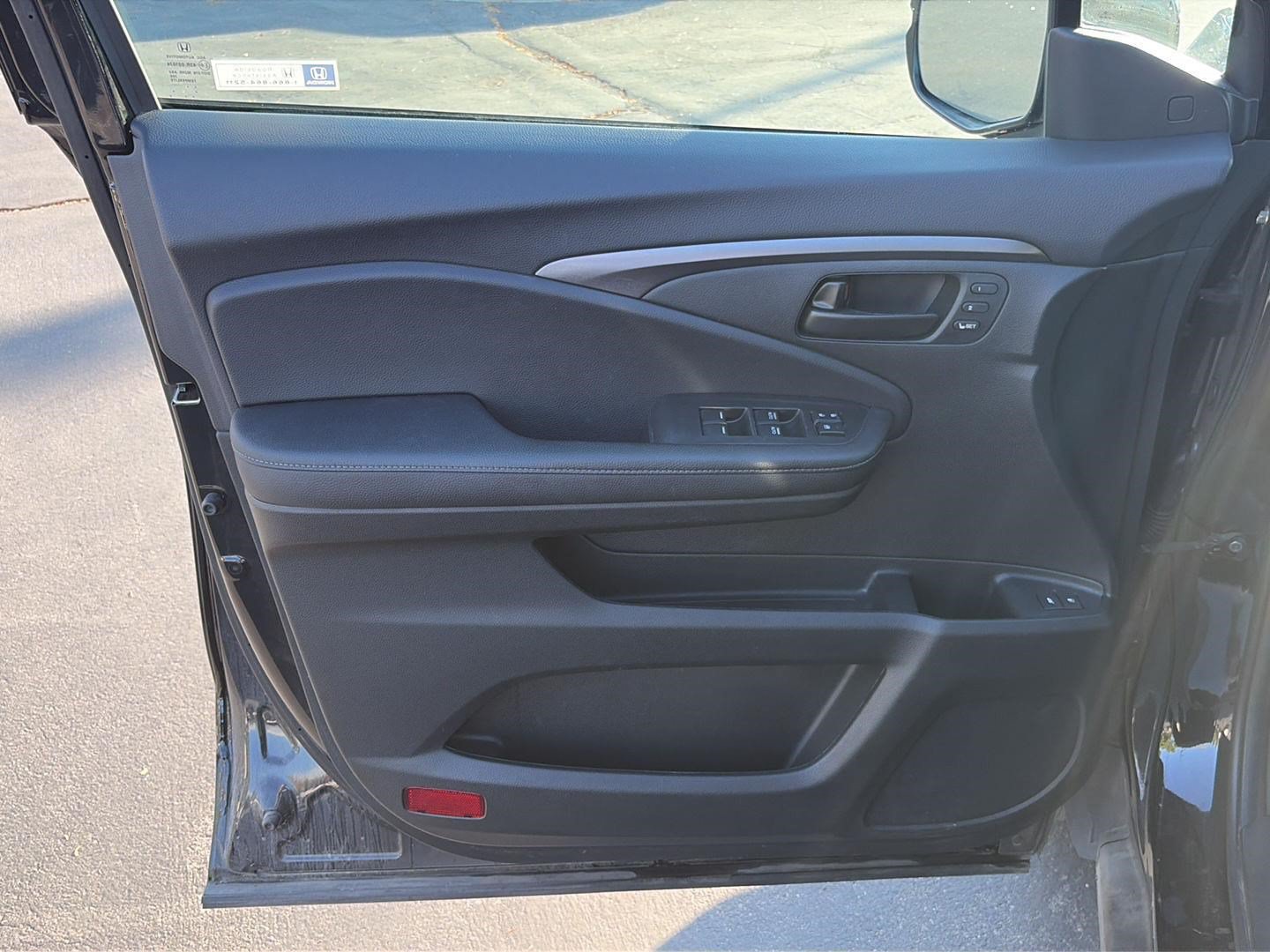 Certified 2023 Honda Passport EX-L image 18