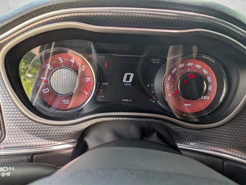 Used 2015 Dodge Challenger SRT Hellcat RWD image 10