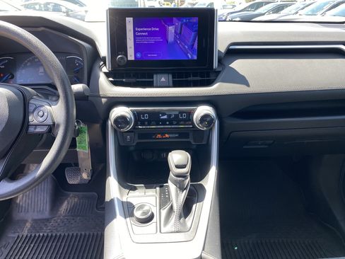 Used 2023 Toyota RAV4 LE AWD/4WD image 13