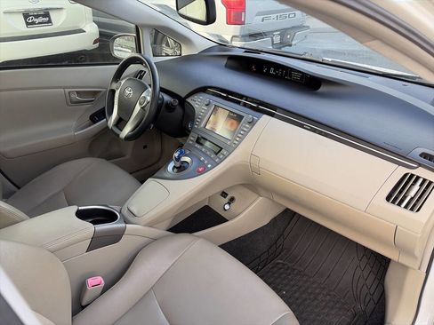 Used 2012 Toyota Prius Four image 10