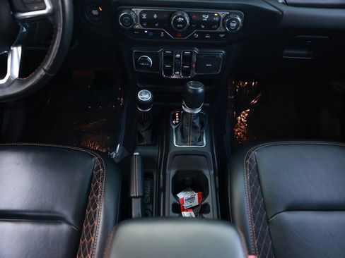Used 2023 Jeep Wrangler Unlimited Sahara AWD/4WD image 32