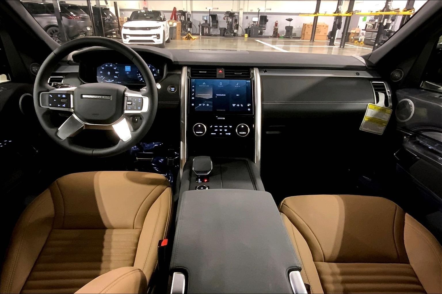 New 2026 Land Rover Discovery Limited Edition AWD/4WD image 5