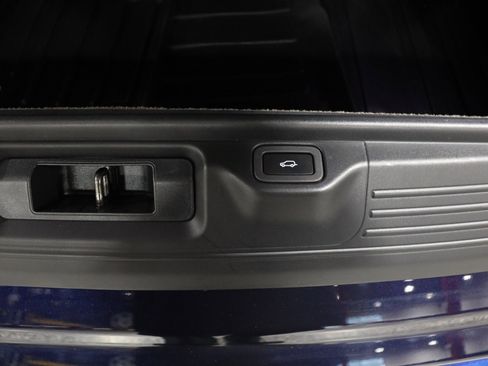 Used 2019 Land Rover Range Rover HSE image 31