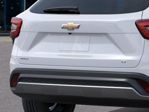 New 2026 Chevrolet Trax LT w/ Driver Confidence Package image 14