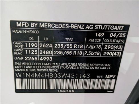 Used 2025 Mercedes-Benz GLB 250 4MATIC image 24