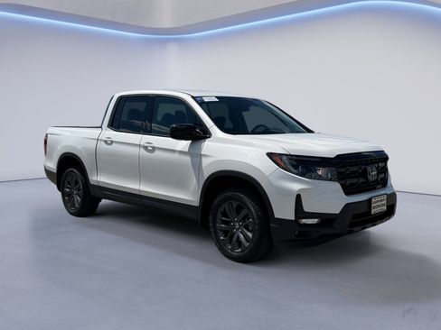 Certified 2025 Honda Ridgeline Sport image 1