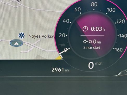 Used 2025 Volkswagen Atlas SEL Premium R-Line image 16