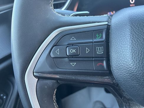 Used 2023 Jeep Grand Cherokee Altitude image 28