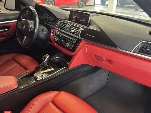 Used 2019 BMW 430i Coupe w/ M Sport Package RWD image 9