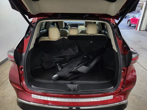 Used 2021 Nissan Murano Platinum w/ Cargo Package image 23