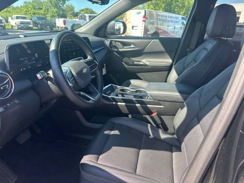 Used 2025 Chevrolet Equinox LT w/ Convenience Package II AWD/4WD image 12