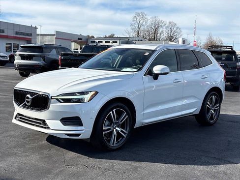 Used 2018 Volvo XC60 T6 Momentum w/ Convenience Package image 25