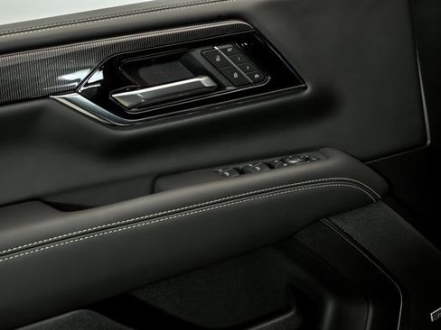 New 2026 GMC Yukon XL Elevation w/ LPO, Illumination Package image 5