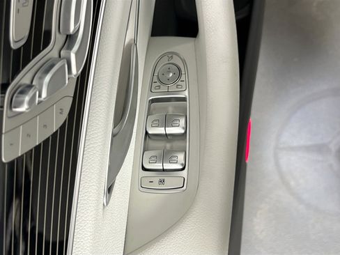 Used 2023 Mercedes-Benz E 350 4MATIC Sedan image 18