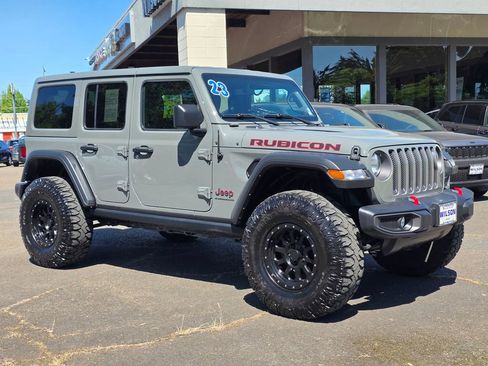 Used 2023 Jeep Wrangler Unlimited Rubicon AWD/4WD image 29