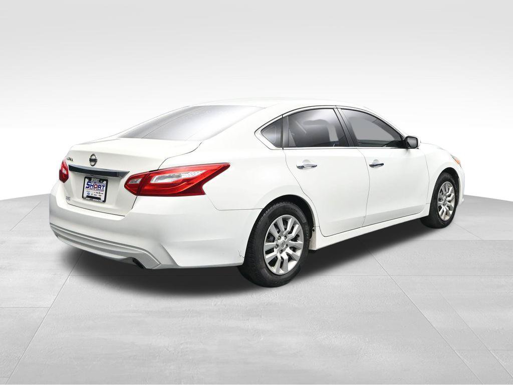 Used 2017 Nissan Altima 2.5 S w/ Power Driver Seat Package FWD image 5