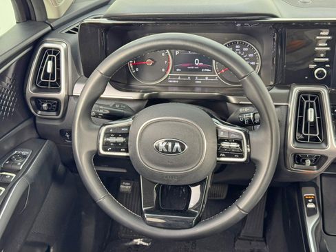 Used 2021 Kia Sorento S image 18