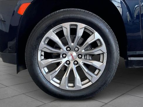Used 2023 GMC Yukon XL Denali w/ Denali Reserve Package image 15