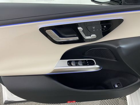 Used 2025 Mercedes-Benz E 350 4MATIC Sedan image 11