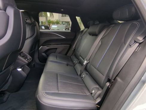 Used 2024 Cadillac Lyriq Sport RWD image 16