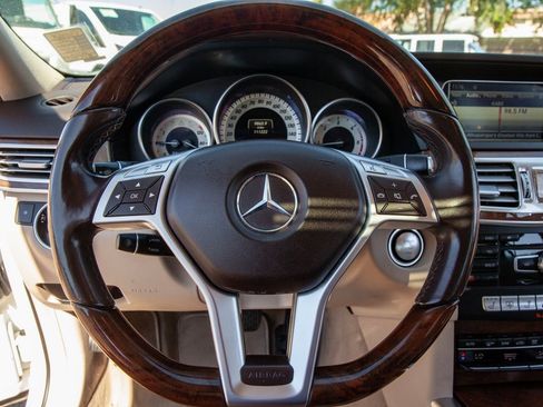 Used 2014 Mercedes-Benz E 250 BlueTEC 4MATIC Sedan image 16