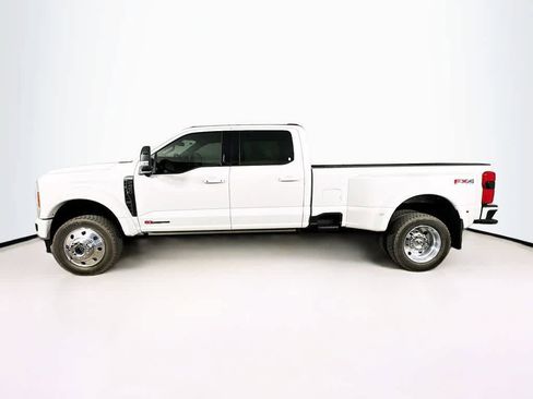 New 2026 Ford F450 Platinum w/ FX4 Off-Road Package image 3