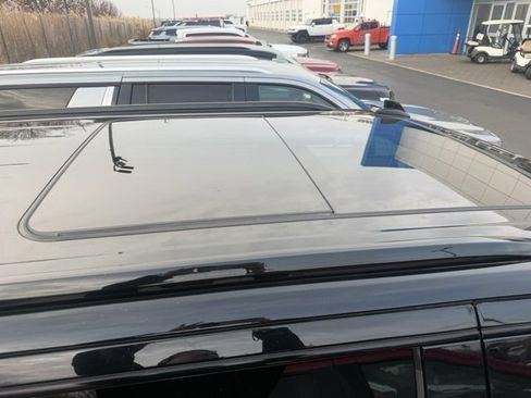 Used 2021 Chevrolet Suburban RST w/ Luxury Package image 10