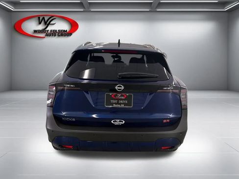 Used 2026 Nissan Kicks SR FWD image 7