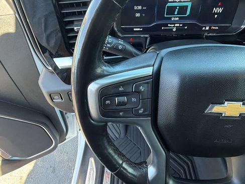 Used 2022 Chevrolet Silverado 1500 LT AWD/4WD image 19