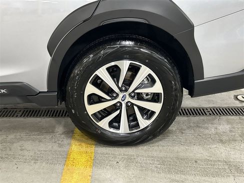 Certified 2025 Subaru Outback Premium image 11