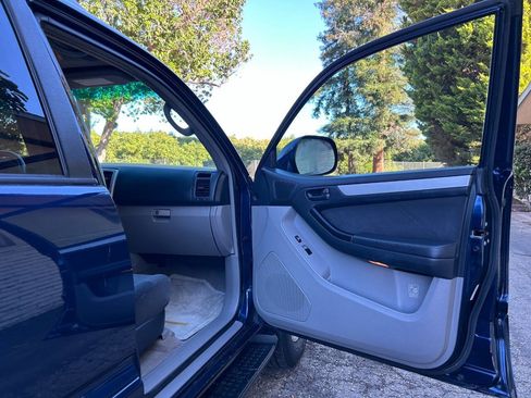 Used 2005 Toyota 4Runner Sport image 31