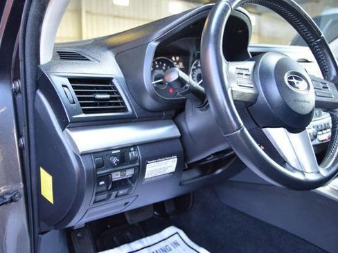 Used 2010 Subaru Outback 2.5i Premium w/ Protection Package 1A image 27