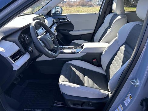 New 2026 Mitsubishi Outlander SE image 21