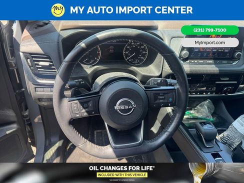 Used 2023 Nissan Rogue SL AWD/4WD image 9