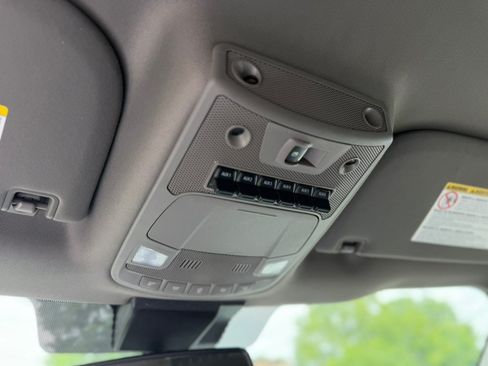 Used 2020 Ford F350 Lariat w/ Lariat Ultimate Package AWD/4WD image 30