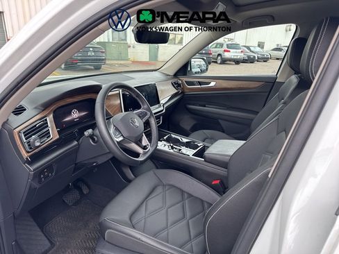 Used 2025 Volkswagen Atlas SE AWD/4WD image 7