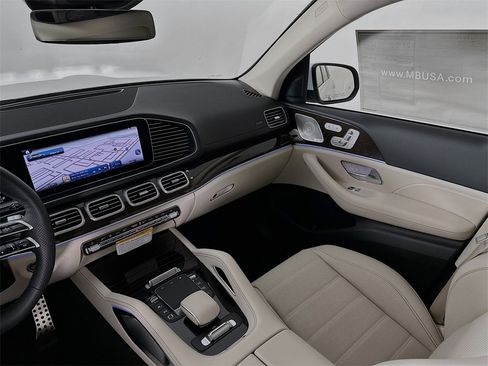 New 2026 Mercedes-Benz GLS 450 4MATIC image 25