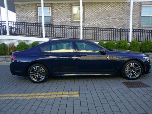 Used 2021 BMW 750i xDrive w/ Luxury Rear Seating Package AWD/4WD image 92