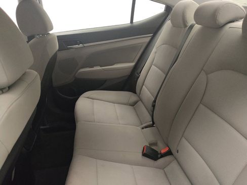 Used 2018 Hyundai Elantra SEL FWD image 18
