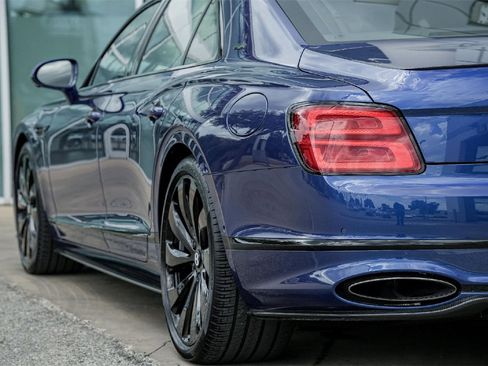 New 2025 Bentley Flying Spur Plug-In Hybrid image 13