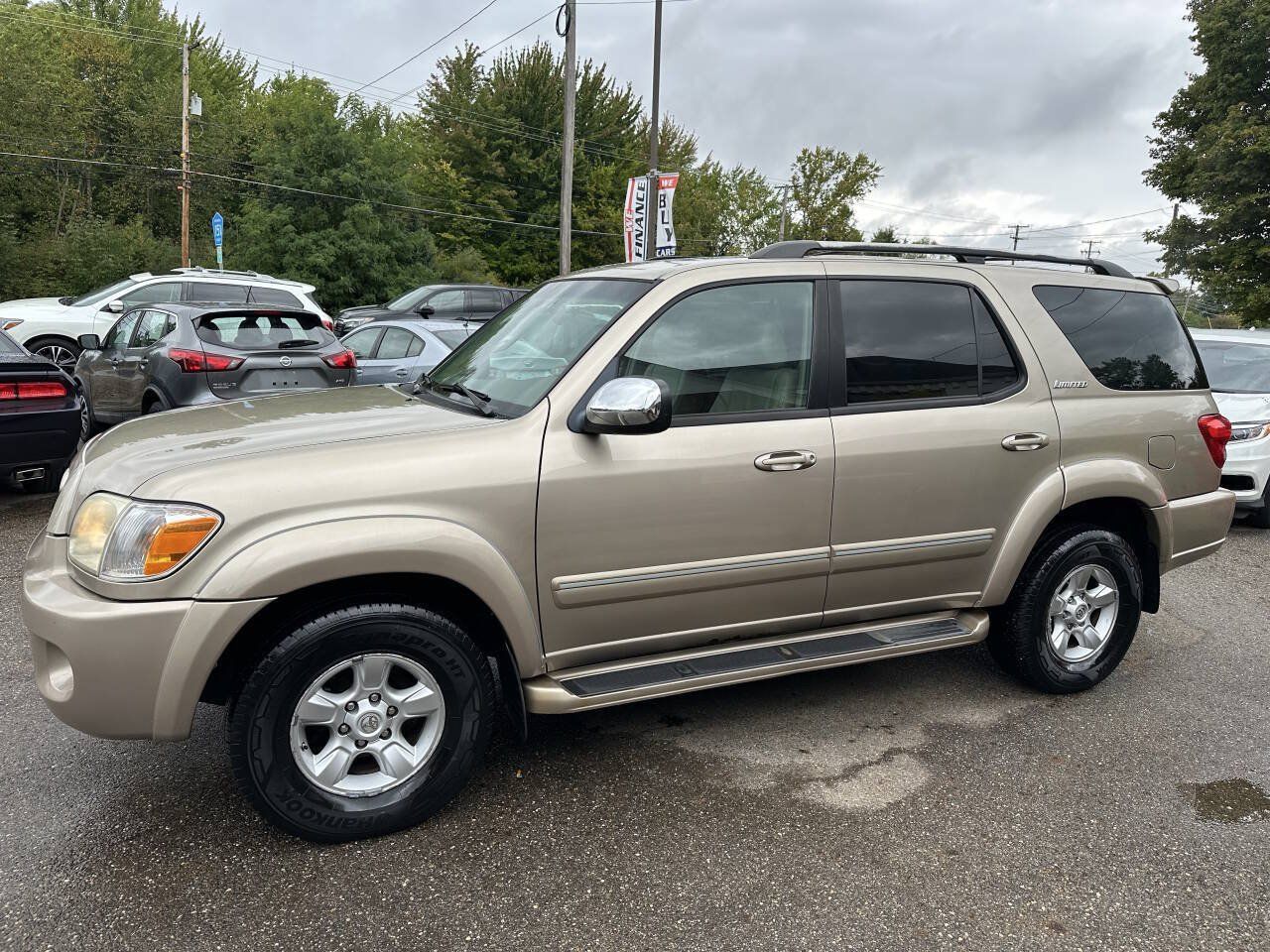 Used 2007 Toyota Sequoia Limited w/ Luxury Pkg AWD/4WD image 3
