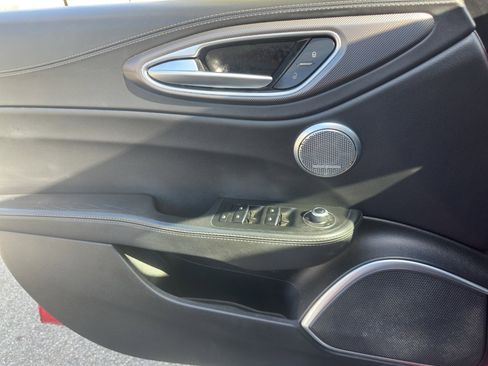 Used 2018 Alfa Romeo Giulia Ti w/ TI Leather Package image 12