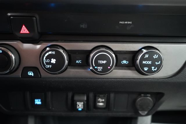 Used 2019 Toyota Tacoma SR5 AWD/4WD image 24