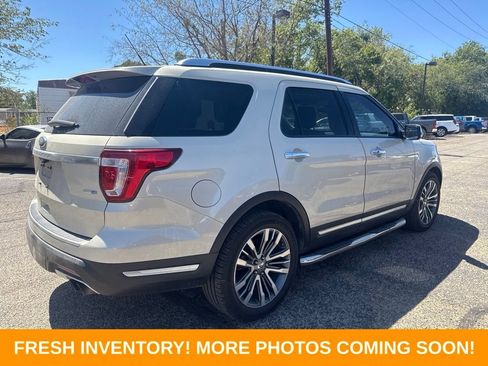 Used 2018 Ford Explorer Platinum AWD/4WD image 2