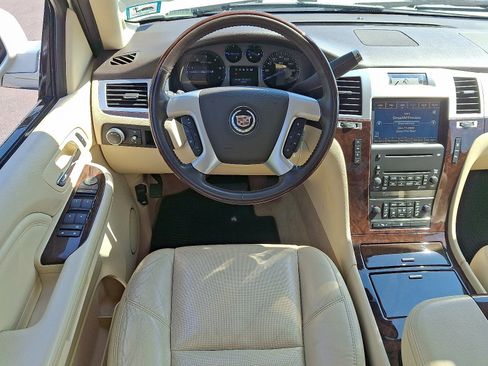 Used 2007 Cadillac Escalade AWD w/ Information Package image 13