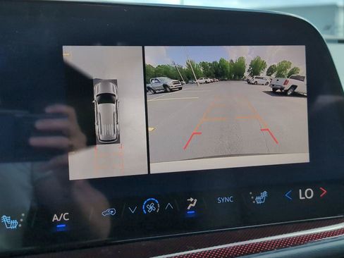 New 2026 Chevrolet Traverse Z71 w/ Enhanced Driving Package AWD/4WD image 23