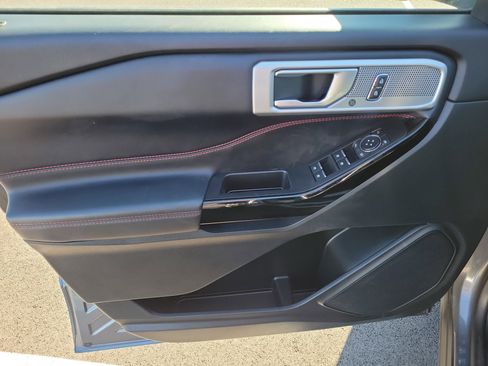 Used 2022 Ford Explorer ST-Line image 18