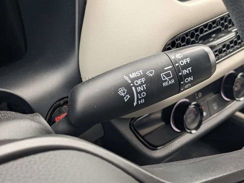 Used 2024 Honda HR-V LX image 25